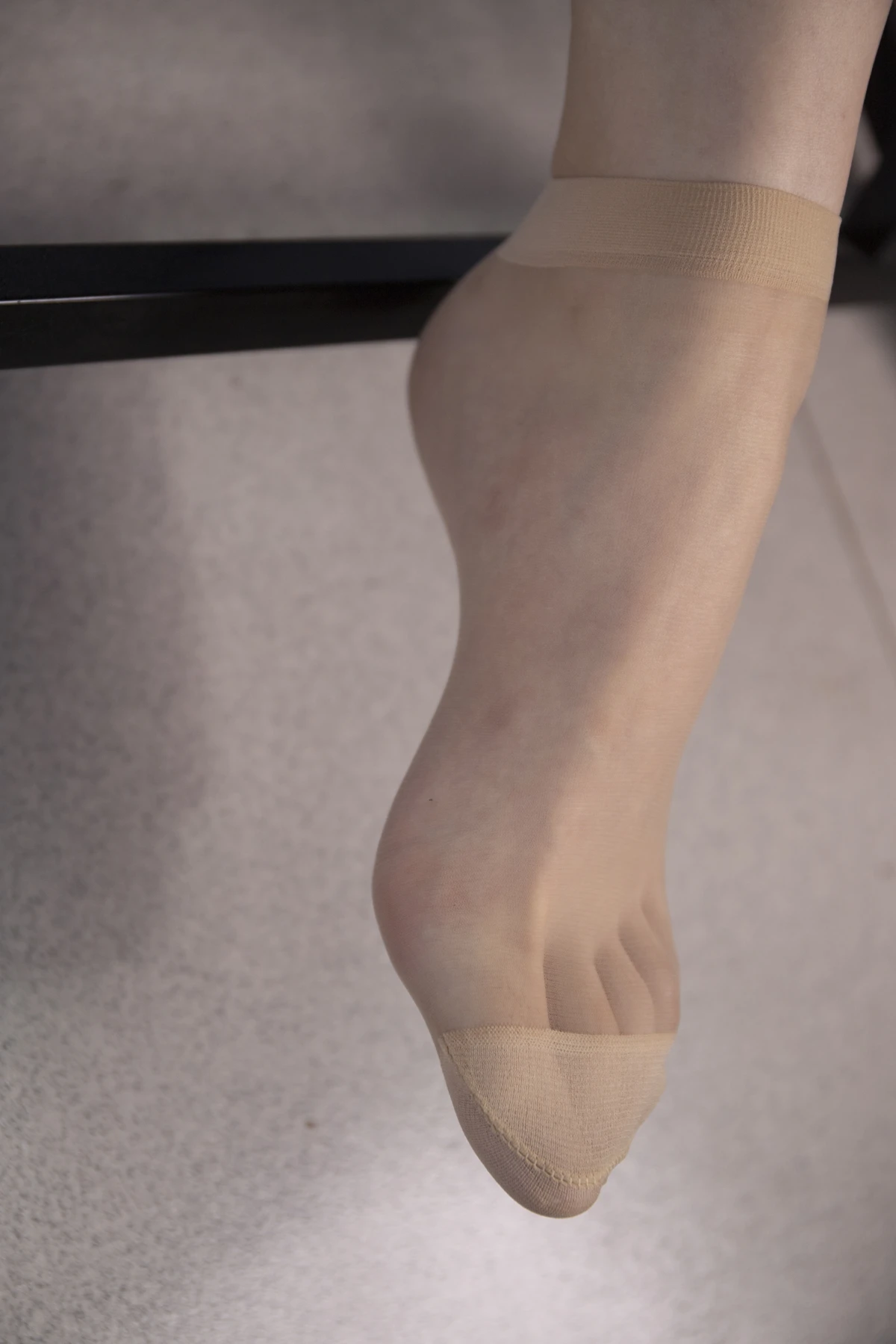 [Mzsock] NO.033 Beauty Xiaoyun shows off her beautiful feet in the office, her big feet are so beautiful Southern football skills#[107P]-101