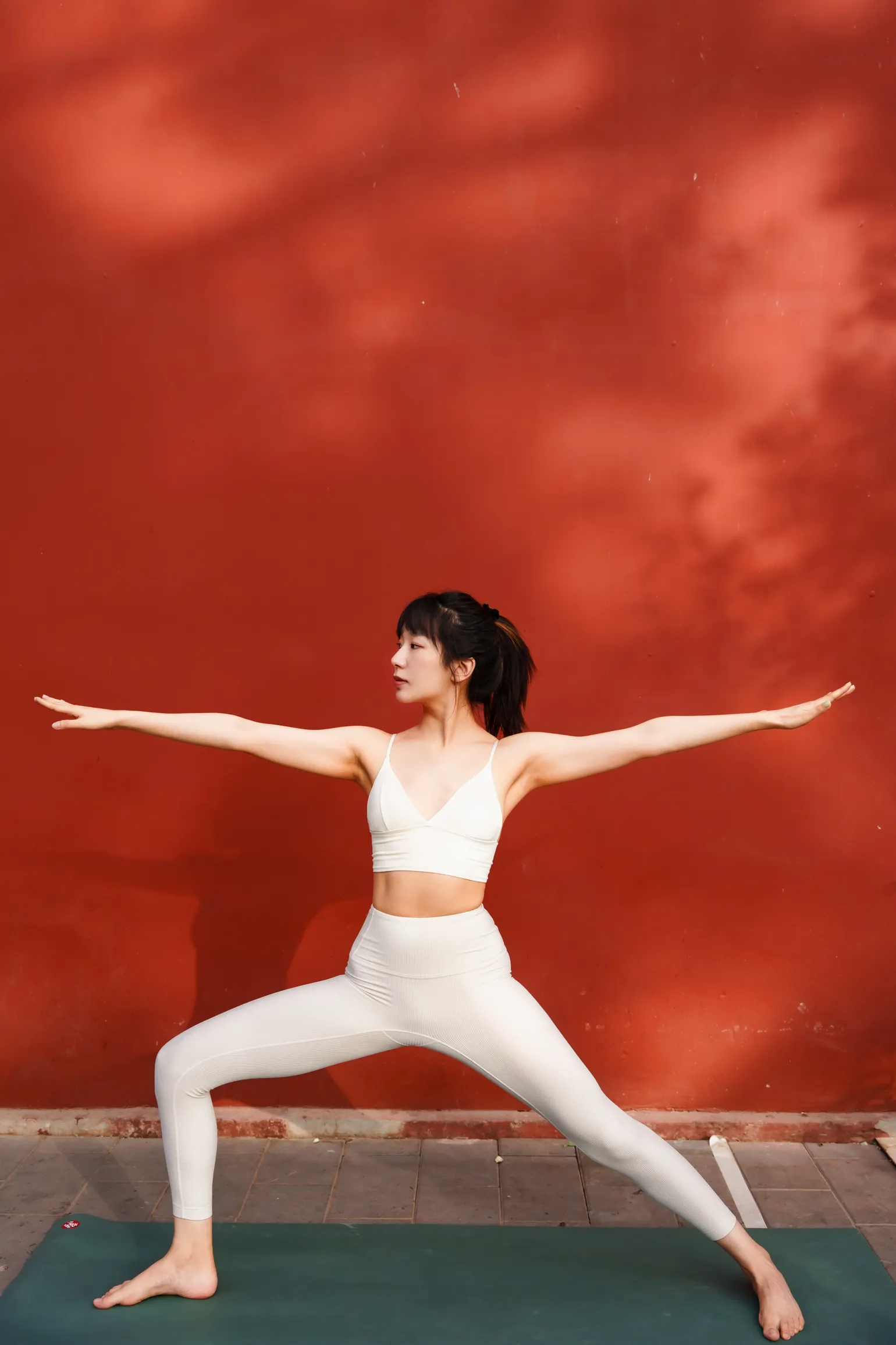 [YITUYU] 2022.12.01 Vol.2575 – Yoga and Red Wall Mengmeng#[23P]-14